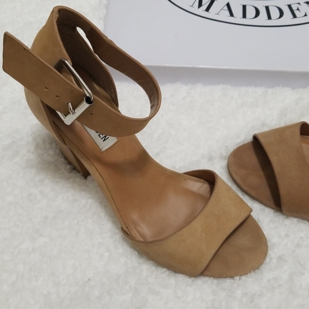 Steve Madden - Picture 2 of 3